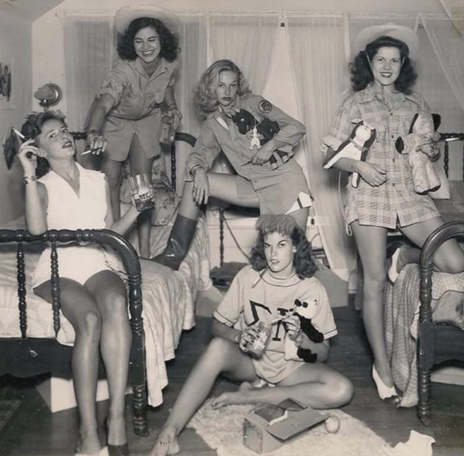 “Tri-Deltas in the dorm, U of TX, 1944.” 